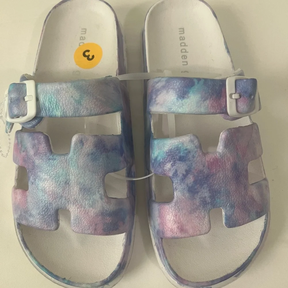 Madden Girl‎ Pastel Buckle Comfy Slides Sandals Brand New